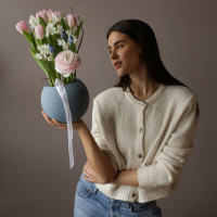 Букет в круглой вазе ВЕСЕННЯЯ НЕЖНОСТЬ