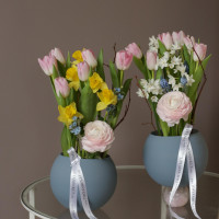 Букет в круглой вазе ВЕСЕННЯЯ НЕЖНОСТЬ