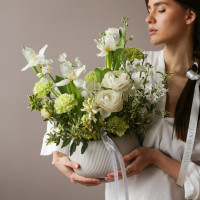 Букет в вазе ВЕСЕННЯЯ СВЕЖЕСТЬ