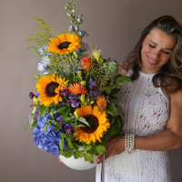 Композиция в кашпо ПОДСОЛНУХИ