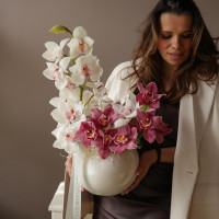 Цветы в вазоне из моно орхидеи Дуэт