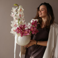 Цветы в вазоне из моно орхидеи Дуэт