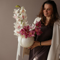 Цветы в вазоне из моно орхидеи Дуэт