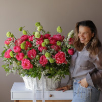 Большая корзина коралловых пионов (меняют цвет)