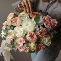 Корзина микс пионовидных роз Джулия