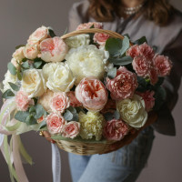 Корзина микс пионовидных роз Джулия