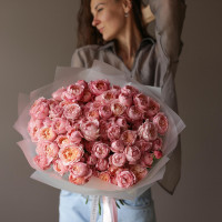 Монобукет из кустовой пионовидной розы Джульетта, 25 шт