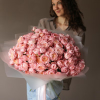 Монобукет из кустовой пионовидной розы Джульетта, 51 шт