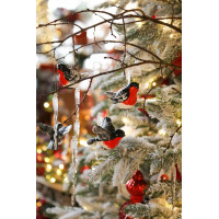 Елка  заснеженная 3-3,3 м с декором в красном оформлении СНЕГИРИ