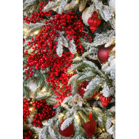 Елка  заснеженная 3-3,3 м с декором в красном оформлении СНЕГИРИ