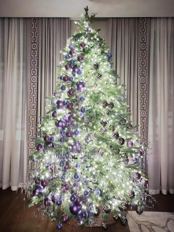 Елка ПРЕМИУМ с сиреневым оформлением