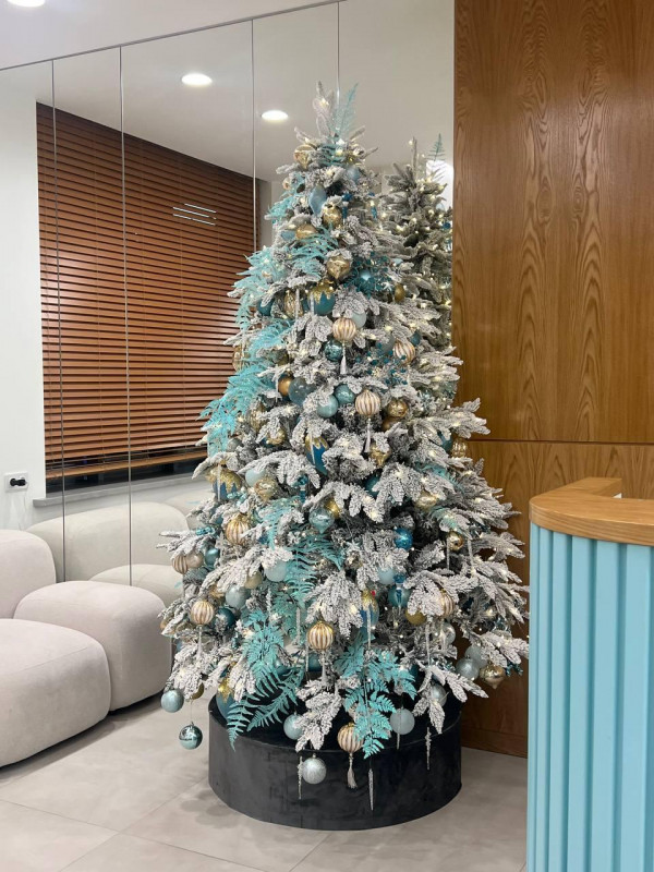 Елка с оформлением ЗОЛОТО и ТИФФАНИ, 210 см