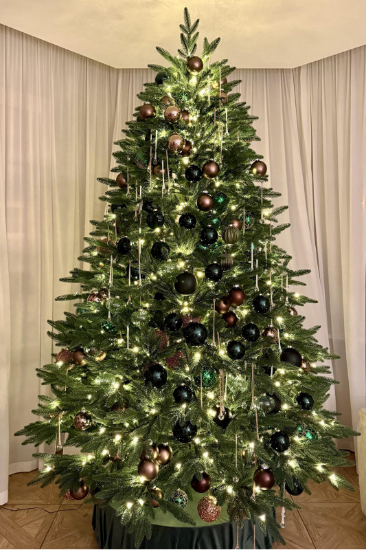 Премиум елка 2.4 м с оформлением РОСКОШЬ МАЛАХИТА