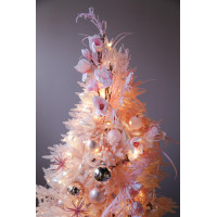 Елка с оформлением РОЗОВАЯ МЕЧТА 2025 с цветами