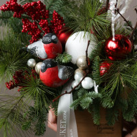 Новогодняя композиция в ящичке с сосульками и снегирями ручной работы