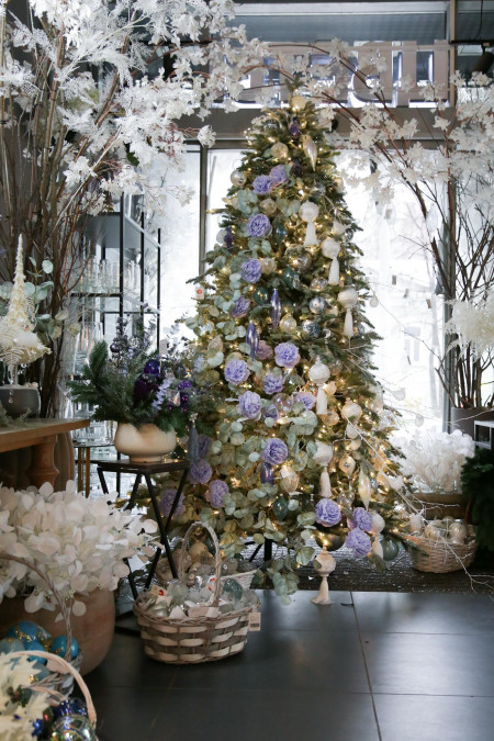 Елка с оформлением ЛАВАНДОВЫЕ ЦВЕТЫ