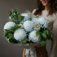 Букет ИНЕЙ, 7 голубых хризантем