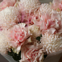 Букет из роз и хризантем НЕЖНОСТЬ