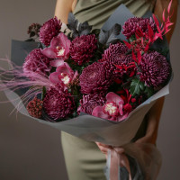 Дуо-букет * хризантем Бигуди и орхидей * Винный Нуар