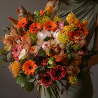Букет из микса оранжевых цветов AUTUMN VIBE