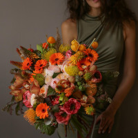 Букет из микса оранжевых цветов AUTUMN VIBE