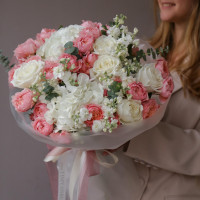 Букет из роз и гортензий  нежная МЕЧТА *