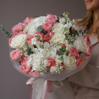 Букет из роз и гортензий  нежная МЕЧТА *