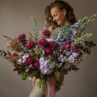 Букет Осенний с хризантемой Бигуди и фактурной зеленью