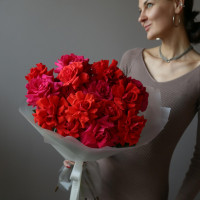 Монобукет с розами сорта Нина и Пинк Флойд, 15 шт