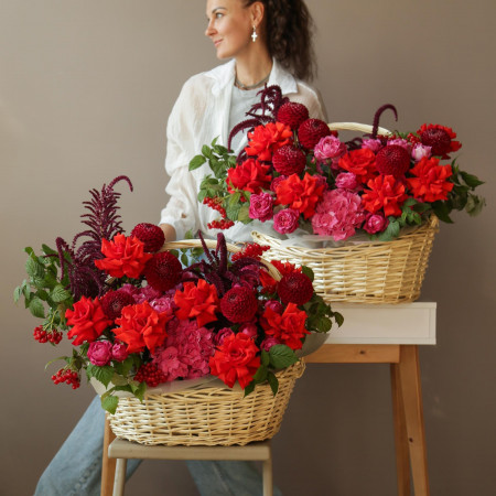 Корзина цветов микс с розой Нина