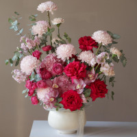 Авторский букет 2в1 в вазоне-кашпо с французскими розами Пинк