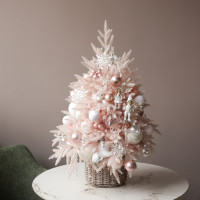 Елка эксклюзивная нежно-розовая с пудрово-белым декором в корзинке, ручная работа, 50 см