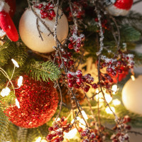 Елка эксклюзивная, СНЕГИРИ, с огнями, авторский декор, ручная работа - 50 см