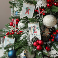 Елка эксклюзивная, РЕТРО С ФЛАЖКАМИ, с огнями, авторский декор, ручная работа - 65 см