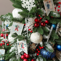 Елка эксклюзивная, РЕТРО С ФЛАЖКАМИ, с огнями, авторский декор, ручная работа - 65 см