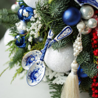 Елочка настольная из живой ели «Русская Гжель», ручная работа, 55 см