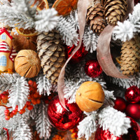 Елка заснеженная, КРАСНО-ОРАНЖЕВАЯ, авторский декор, ручная работа, 65 см