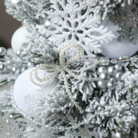 Елка заснеженная, БЕЛО-СЕРЕБРЯНАЯ, авторский декор, ручная работа, 70 см