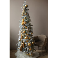 Узкая элегантная елка 2.1м из заснеженной хвои с золотым декором