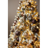 Заснеженная пушистая елка "Шоколад" с золотым декором 1.8 м