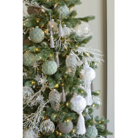 Узкая ель с мятно-белым декором, 180 см