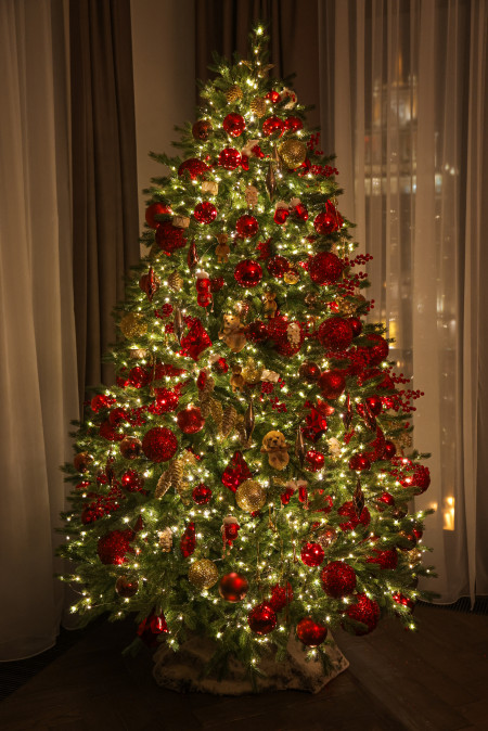 Литая премиальная елка 240 см с красно-золотым декором 