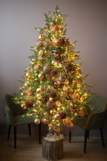 Литая премиум-ёлка 210 см с шоколадно-золотым декором