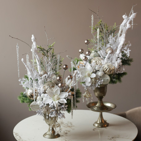 001i-002i. Интерьерная композиция в вазоне с белыми цветами с серебряным декором