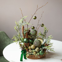 022i. Интерьерная композиция с оливковым декором, ветками и палочками корицы