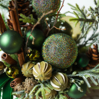 022i. Интерьерная композиция с оливковым декором, ветками и палочками корицы