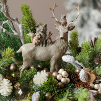 001. Авторская интерьерная композиция с искусственной хвоей и северным оленем