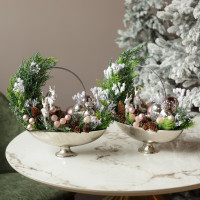 025. Новогодняя композиция в серебряном вазоне с обручем и оленятами