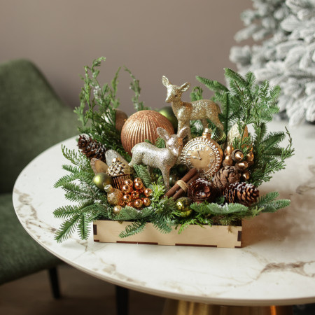 030. Новогодняя композиция с двумя блестящими оленятами