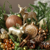 030. Новогодняя композиция с двумя блестящими оленятами